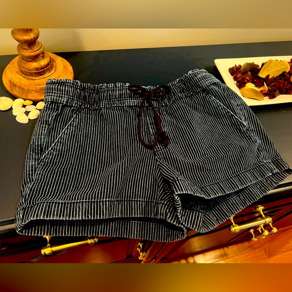 LOFT drawstring elastic waist shorts size medium nwot - Picture 1 of 9